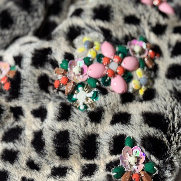 NWT ANTHROPOLOGIE SOFT FAUX FUR BLACK MOTIF LUX JEWELED INFINITY NECK WRAP SCARF - Picture 7 of 7